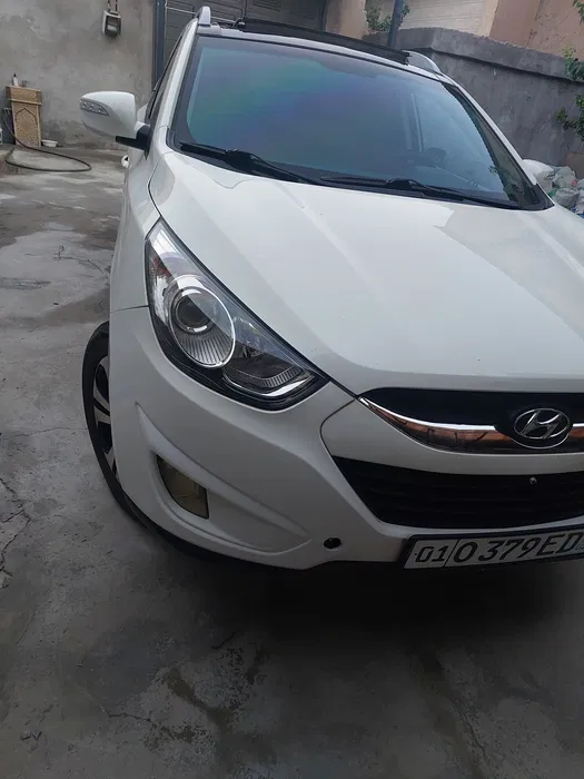 Hyundai tacson sotiladi 11500$